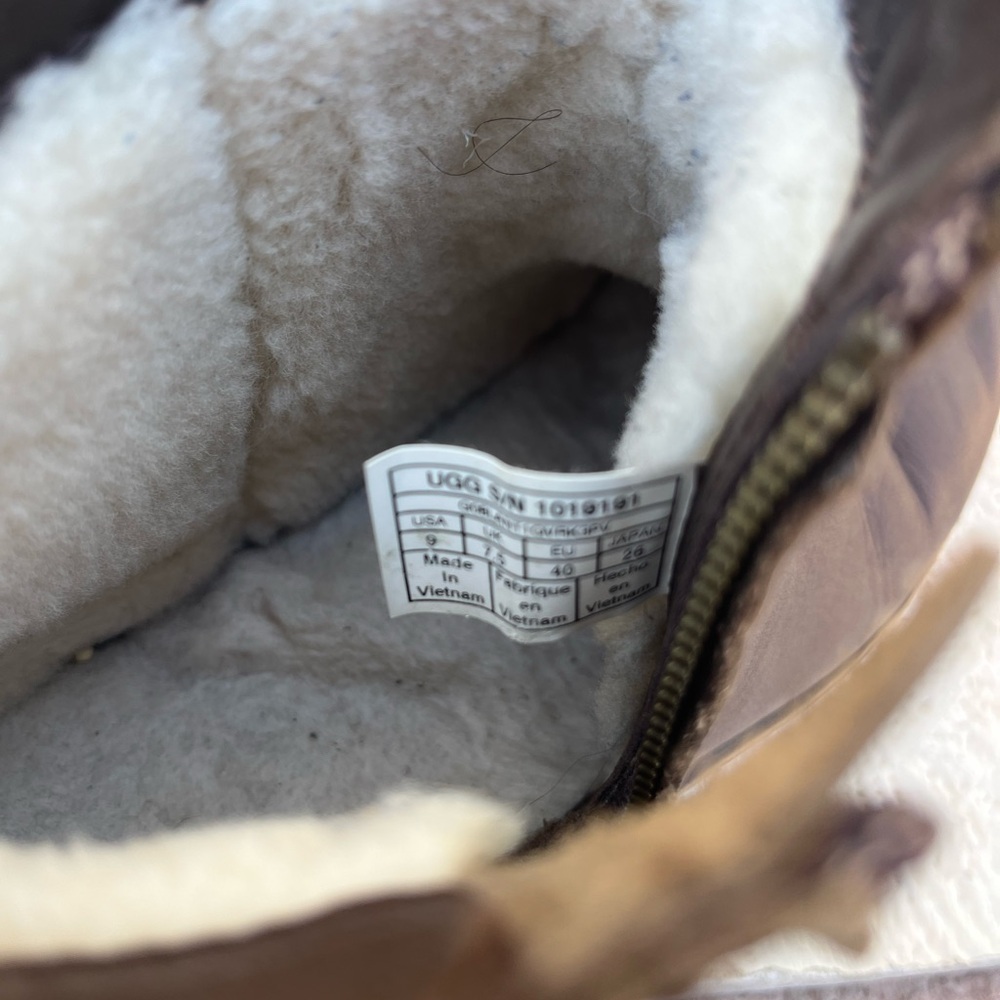 UGG Rea Brown Leather Booties size 9 - Picture 12 of 15
